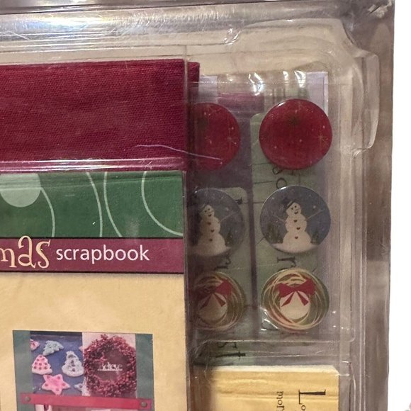 Creating Keepsakes Christmas Scrapbook Kit 30 Page 8 x 8 With Embellisments - Picture 2 of 5